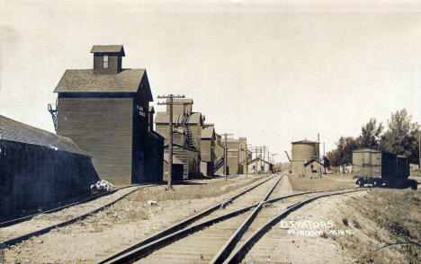 Elevators, Windom Minnesota, 1909