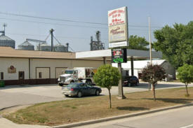 Bing's Liquors, Adams, MN