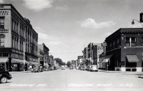 Broadway Avenue, Crookston, Minnesota, 1940s