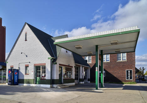 Old Conoco Station, Red Wing, Minnesota, 2019